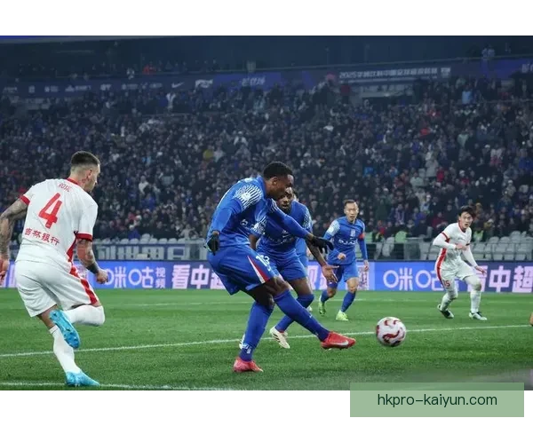 足球轻松进球展现出球队状态回暖，进攻表现逐渐提升